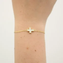 Palais du Rosaire Bracelet plaqué or avec croix religieuse en nacre^ Bracelet Plaqué Or