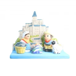 Palais du Rosaire Crèche en céramique du Mont Saint Michel^ Crèche
