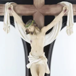 Palais du Rosaire Croix en bois avec un crucifix en résine colorée 50cm^ Crucifix Résine | Crucifix Bois