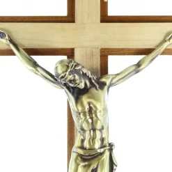Palais du Rosaire Croix en bois bi-colore avec Christ couleur bronze 45cm^ Crucifix Bois | Crucifix Métal