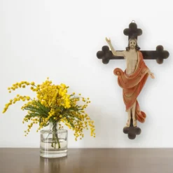 Palais du Rosaire Crucifix Christ Ressuscité en résine colorée 22cm^ Crucifix Bois