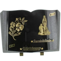 Palais du Rosaire Plaque Funéraire en Granit en forme de livre avec l'Apparition de Lourdes en bronze 36x25cm^ Plaque Funéraire