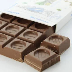 Palais du Rosaire Tablette chocolat au lait 300g et image de Lourdes^ Saveur Pyrénéenne Et Régionale | Coffret Gourmand Lourdes